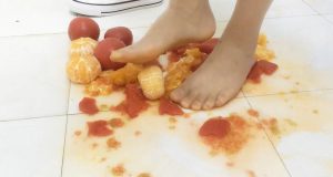 倩儿—肉丝踩橘子西红柿