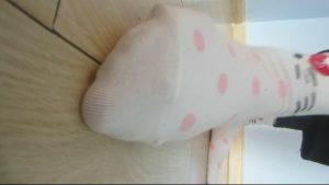 妹妹可爱白棉袜篮球鞋归来羞辱哥哥