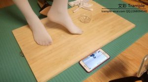 婧児小主S073 GTS女巨人剧情 女魔王将闯入的人类变成蚂蚁一个一个折磨死 最后1个吃掉