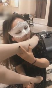 超狠羞辱臭丝袜脚插嘴