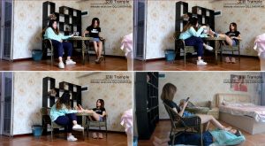 【超级女M】偷拍学姐第二部 直接玩踩脸闻 绝对刺激 超长1小时