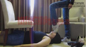 梦涵S牛仔裤球鞋加礼服长裙调教