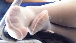 女乘务员踩踏后枪杀劫匪