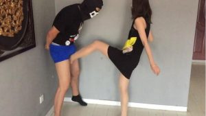 〖碎蛋娇娃〗 美女婷婷肉丝美脚轰炸“鸡