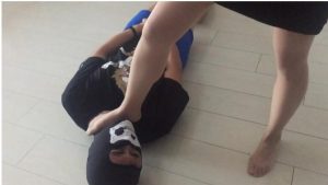 〖碎蛋娇娃〗 美女婷婷肉丝美脚轰炸“鸡