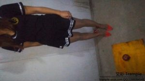 芷君高跟鞋踩苹果橙子