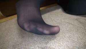 丈夫欠了好多债老婆出来拍写真还