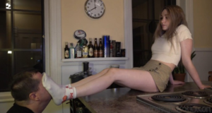 闻舔超美萝莉女神Carmela皮靴超臭棉袜脚-97LZTD-35729