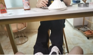 运动鞋白袜桌下无意识-97LZTD-35805