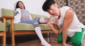 御姐少妇ISU跑步后的原味汗臭白袜美脚调教弟弟-97LZTD-35883