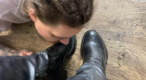 跪舔狐妖美女Yokai的皮靴脏鞋底！惨遭皮靴踩脸碾手蹂躏-97LZTD-36038