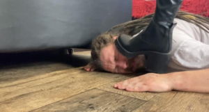 跪舔狐妖美女Yokai的皮靴脏鞋底！惨遭皮靴踩脸碾手蹂躏-97LZTD-36038