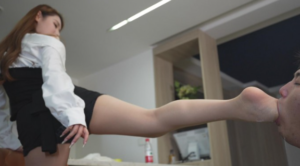 呕吐反胃级别五女S脚深喉全体重深喉 顶级视觉盛宴-97LZTD-36077