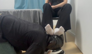 垃圾狗爱舔脚，狗嘴洗脚，脚趾撕嘴 -97LZTD-36274